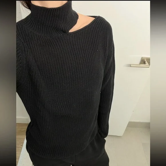 RtA Langley mock neck -  new! - Picture 9 of 9